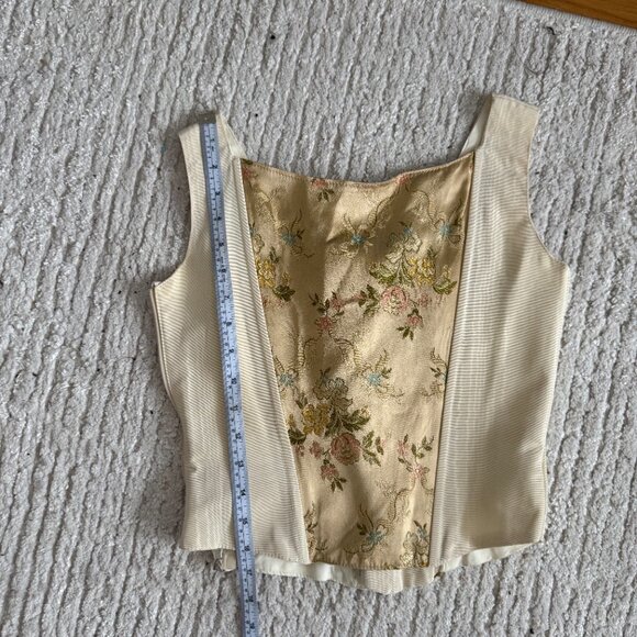 Baggy Threads Vintage Corset - Picture 4 of 4
